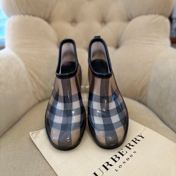 Auth BURBERRY LONDON Iconic Nova Check Women's Ankle Rain Runner Boots - Picture 2 of 6